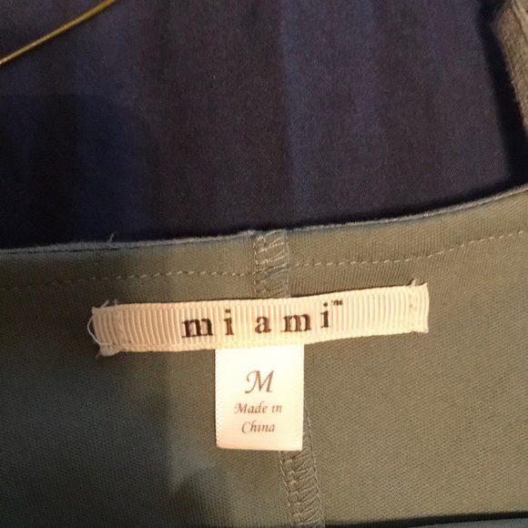 Francesca’s light green Flowy dress - Picture 3 of 5